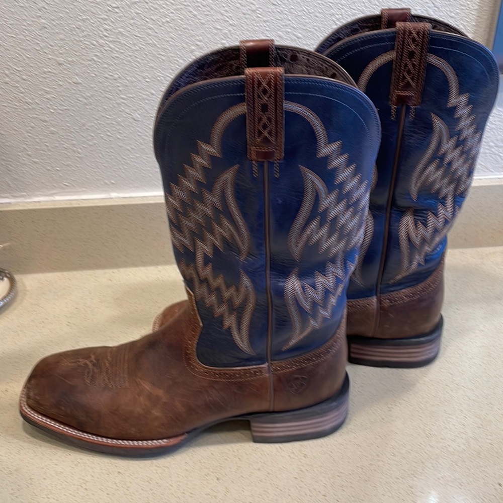 Ariat QuickDraw cowboy boots.  13D.